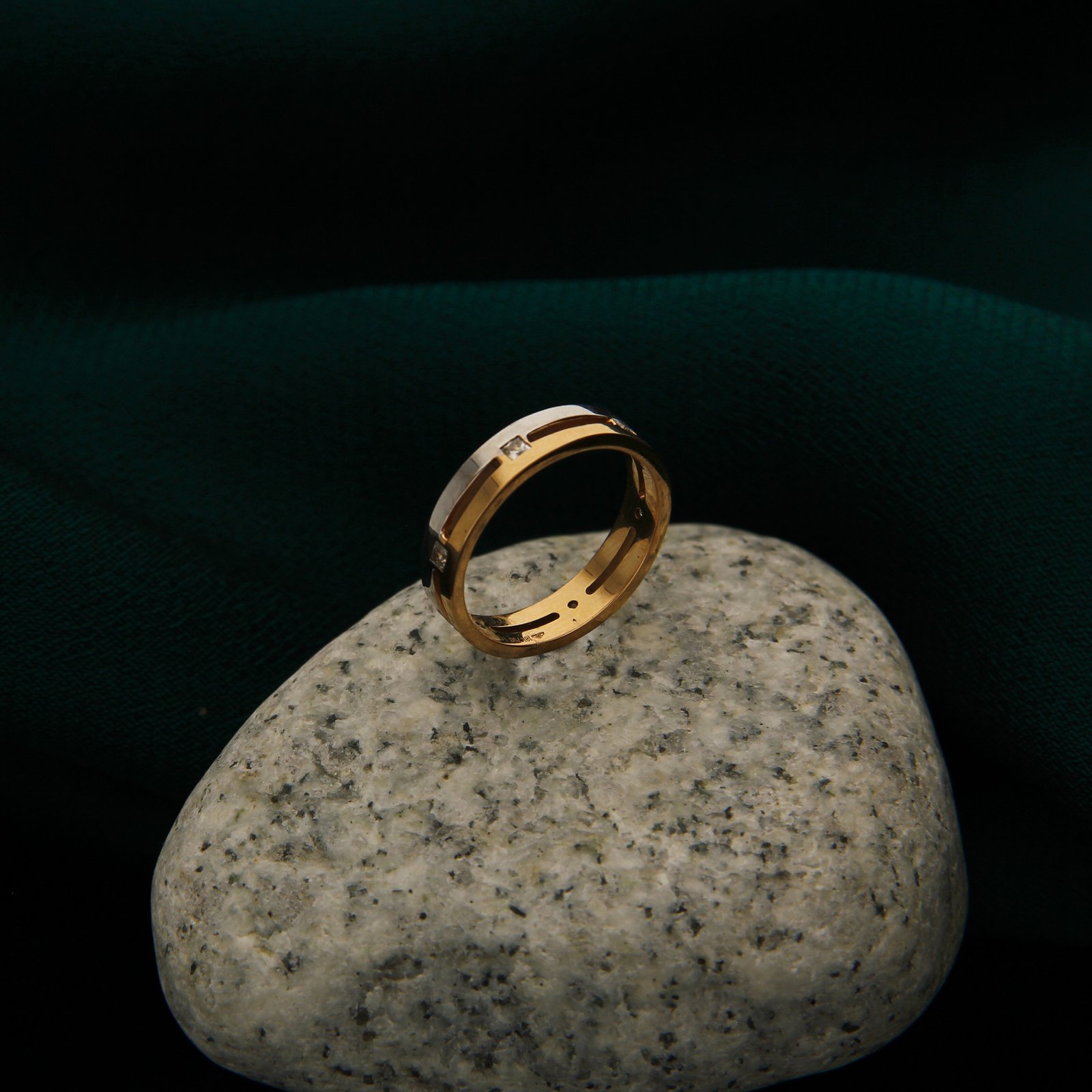 FANCY RING